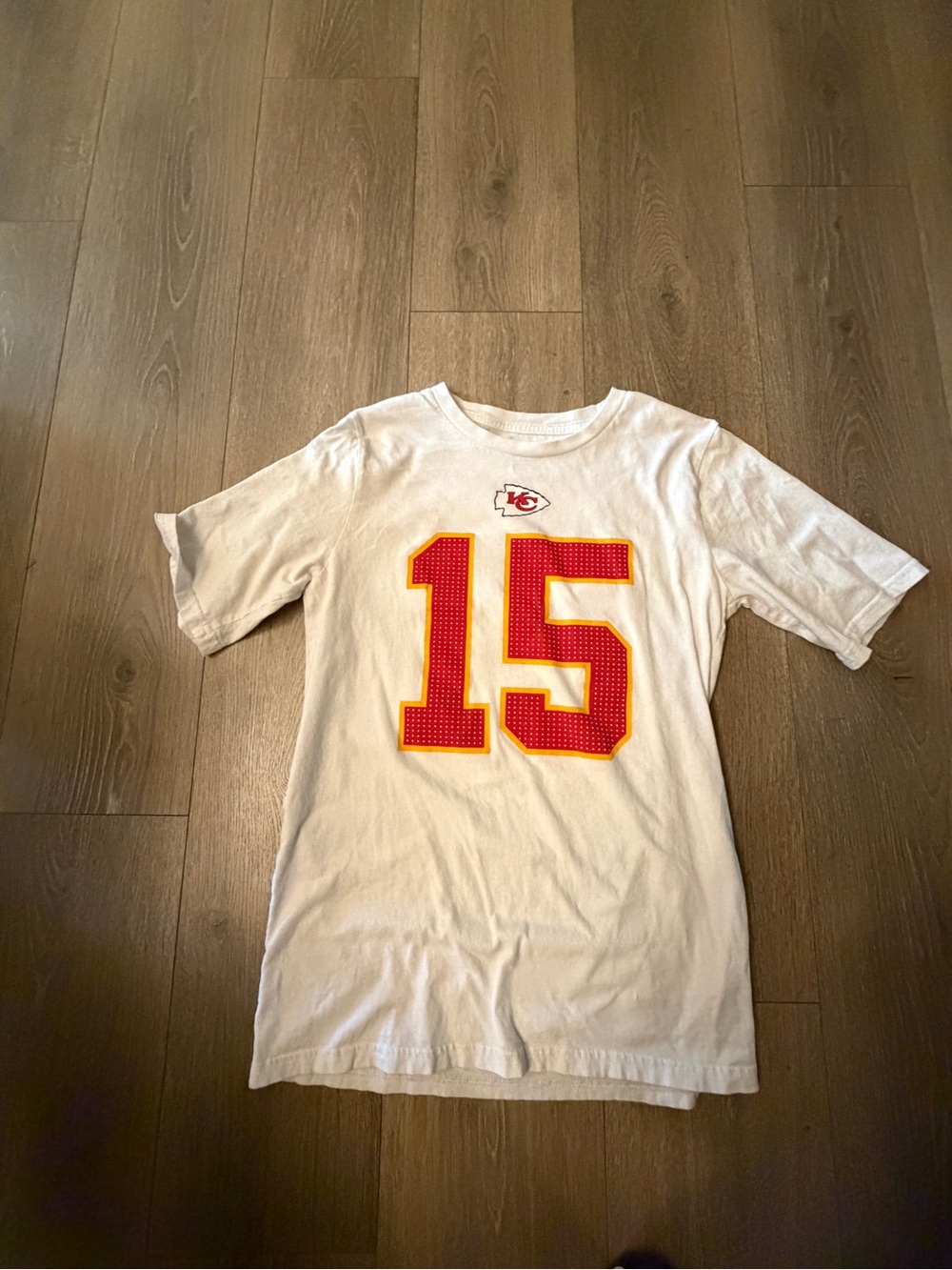 Nike Kids White Tee with Red and Yellow #15 Football Graphic size xl
